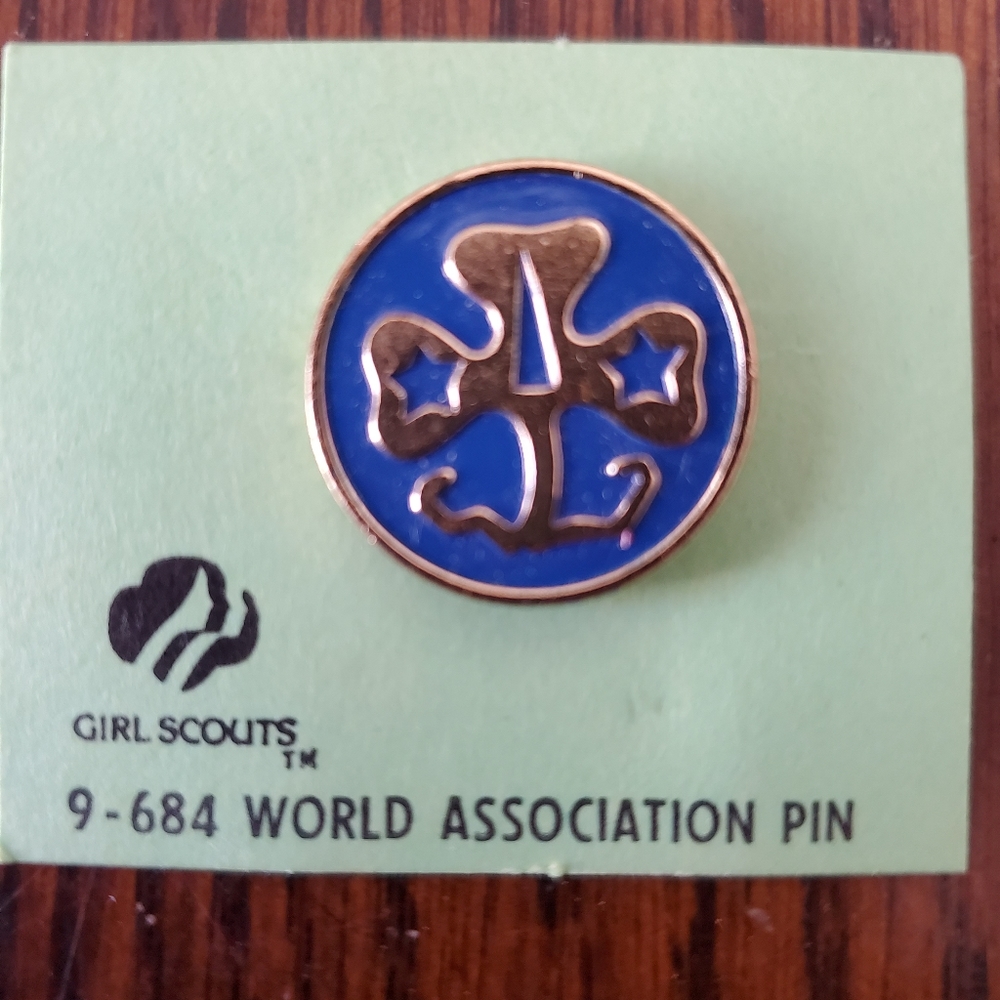 💚4/$20 Vintage Girl Scouts World Association Pin Blue & Gold 9-684Or9-685